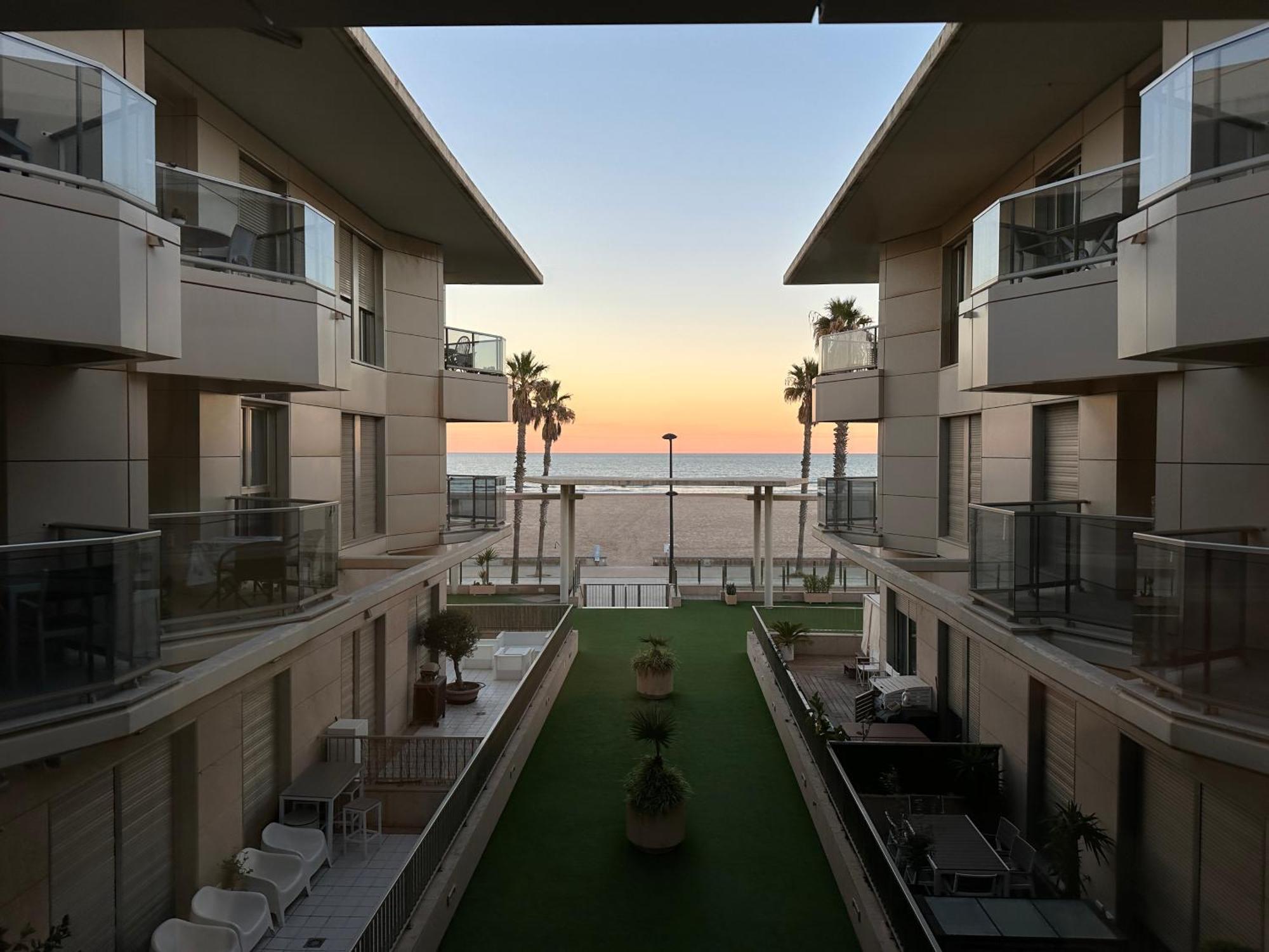 Reinapart Patacona Beach 40 Valencia Bagian luar foto
